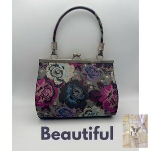 Women’s Small Brocade Handbag With Kiss Lock